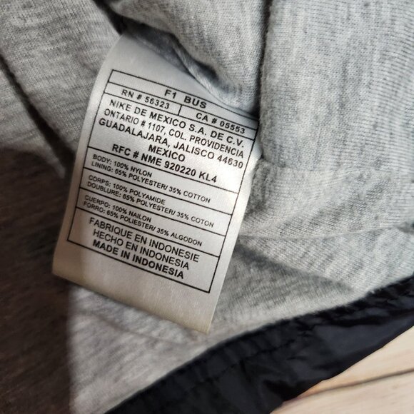 NIKE Windbreaker Jacket RN56323 Black Gray Zipper Men's Size Large Zip Pockets - Picture 11 of 16